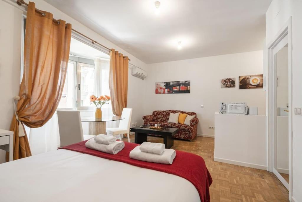 Studio Located In Puerta De Alcala - 2 Madrid Eksteriør bilde
